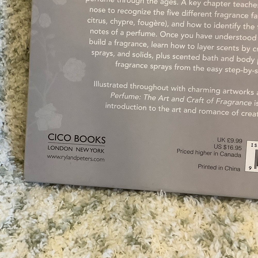 'Perfume: The Art & Craft of Fragrance' Book NWT by Karen Gilbert 144pgs - Picture 8 of 16